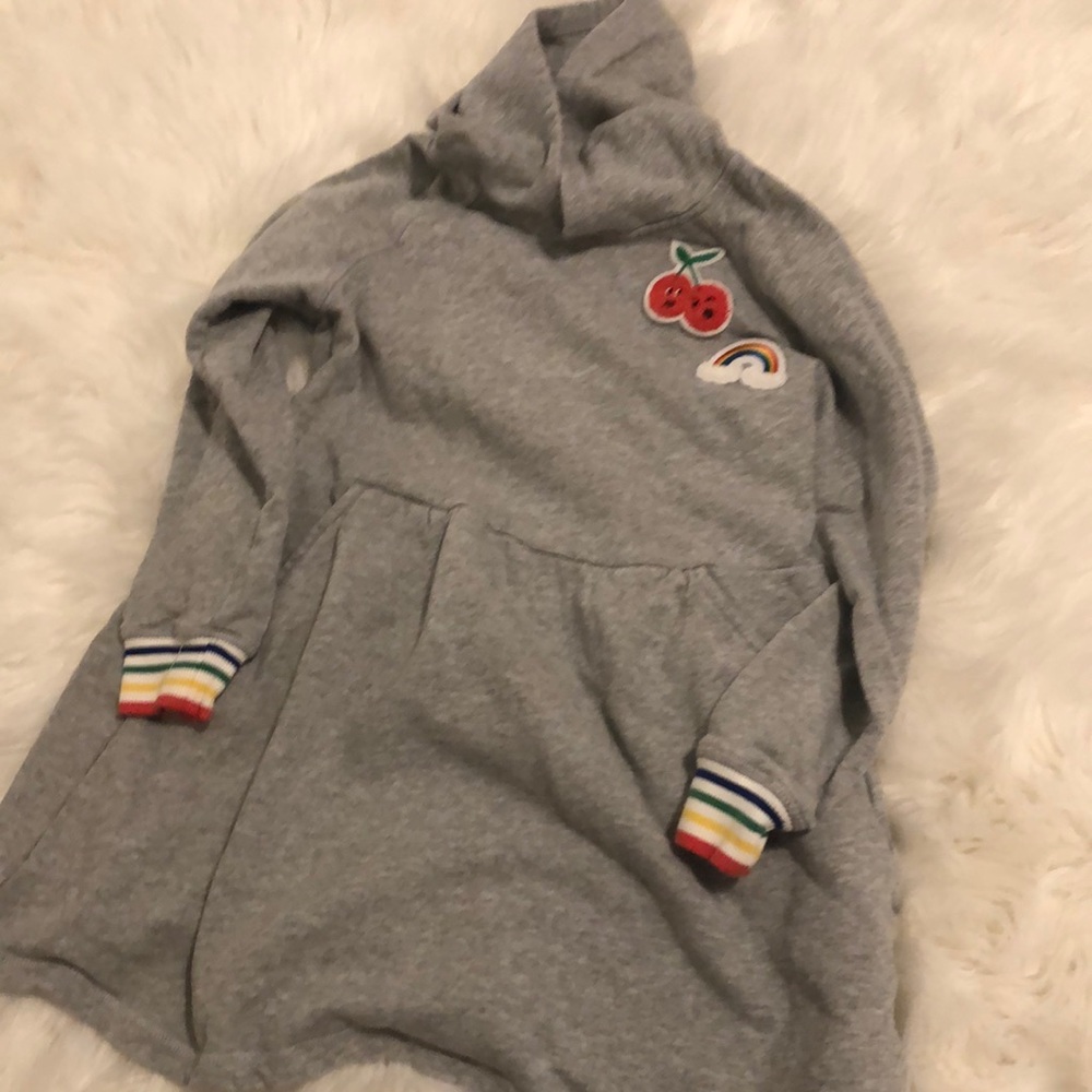 Cute hoodie sweater: good condition